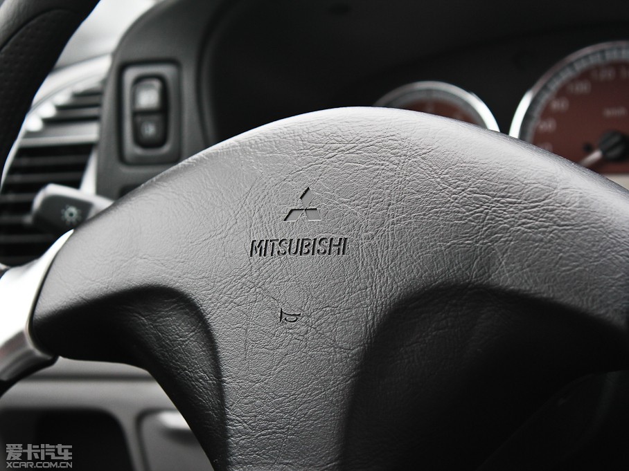 2012�������{ɪ 1.6L SEi �ք����m��