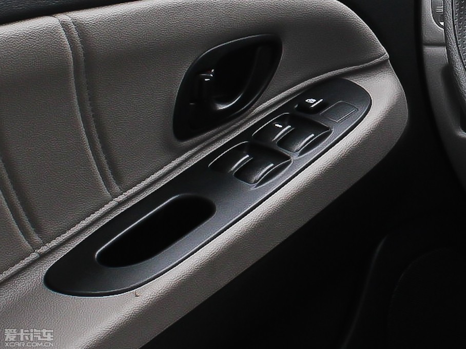 2012�������{ɪ 1.6L SEi �ք����m��