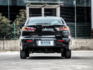 2013款1.8L CVT时尚版舒适型 正后	