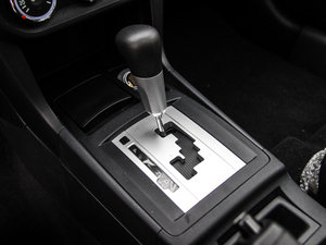 2013款1.8L CVT时尚版舒适型 换挡杆