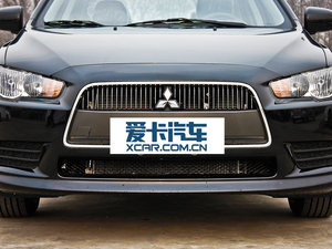 2013款1.8L 手动时尚版舒适型 中网