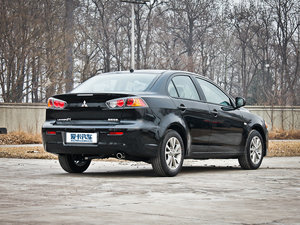 2013款1.8L 手动时尚版舒适型 整体外观