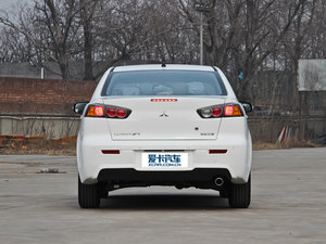 2013款1.8L CVT致尚版豪华型 正后	