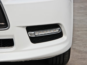 2013款1.8L CVT致尚版豪华型 前雾灯