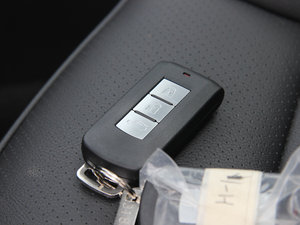 2013款1.8L CVT致尚版豪华型 其它