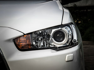 2013款2.0L CVT致炫版旗舰型 大灯