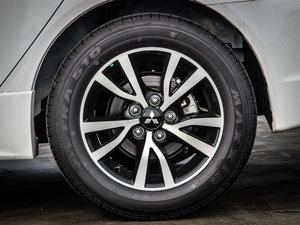 2013款2.0L CVT致炫版旗舰型 轮圈