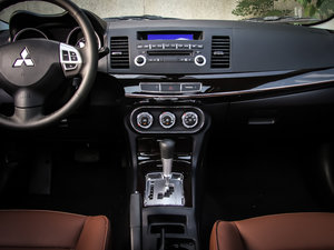 2013款2.0L CVT致炫版旗舰型 中控台