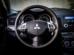2013款2.0L CVT致炫版旗舰型 方向盘