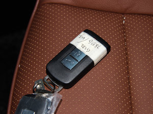 2013款2.0L CVT致炫版旗舰型 车钥匙