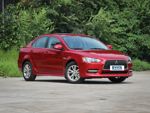 2013款1.8L CVT黑白版 整体外观