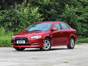 2013款1.8L CVT黑白版 左前45度