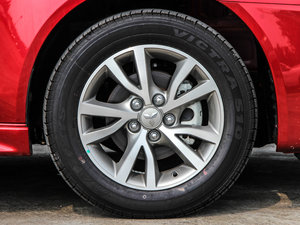 2013款1.8L CVT黑白版 轮圈