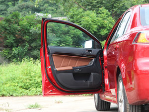 2013款1.8L CVT黑白版 驾驶位车门
