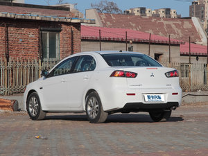 2013款1.6L 手动风尚版 豪华型 左后45度