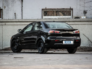 2013款1.6L 手动风尚版 经典型 左后45度