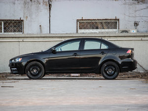 2013款1.6L 手动风尚版 经典型 正侧（左）