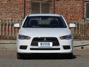 2013款1.8L 手动时尚版睿智型 正前