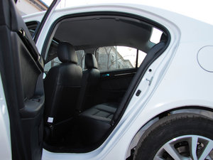 2013款1.8L 手动时尚版睿智型 后排空间