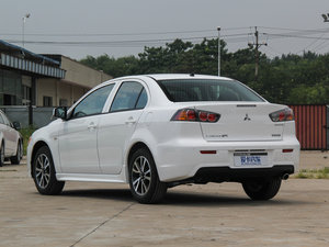 2013款改款2.0L 手动致炫版 舒适型 左后45度