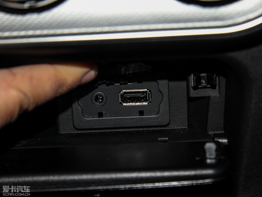 2015 1.8L CVTr(sh) V