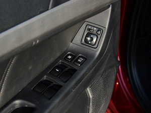 2015款1.8L CVT致尚型 国V 主驾车窗控制区	