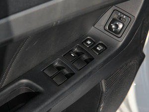 2015款1.6L 手动时尚型 主驾车窗控制区	