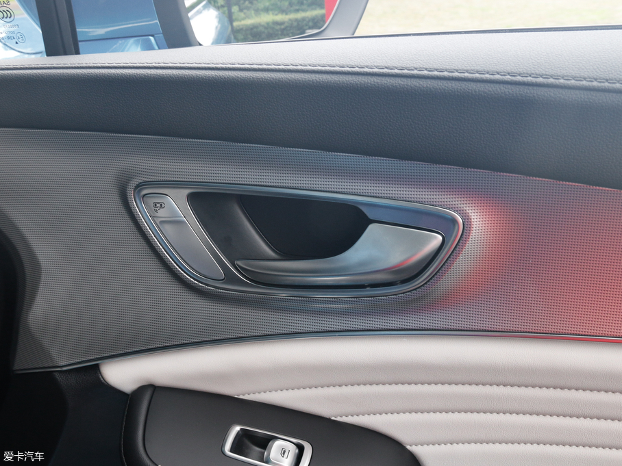 2019sRX5 MAX 300TGI ԄœA