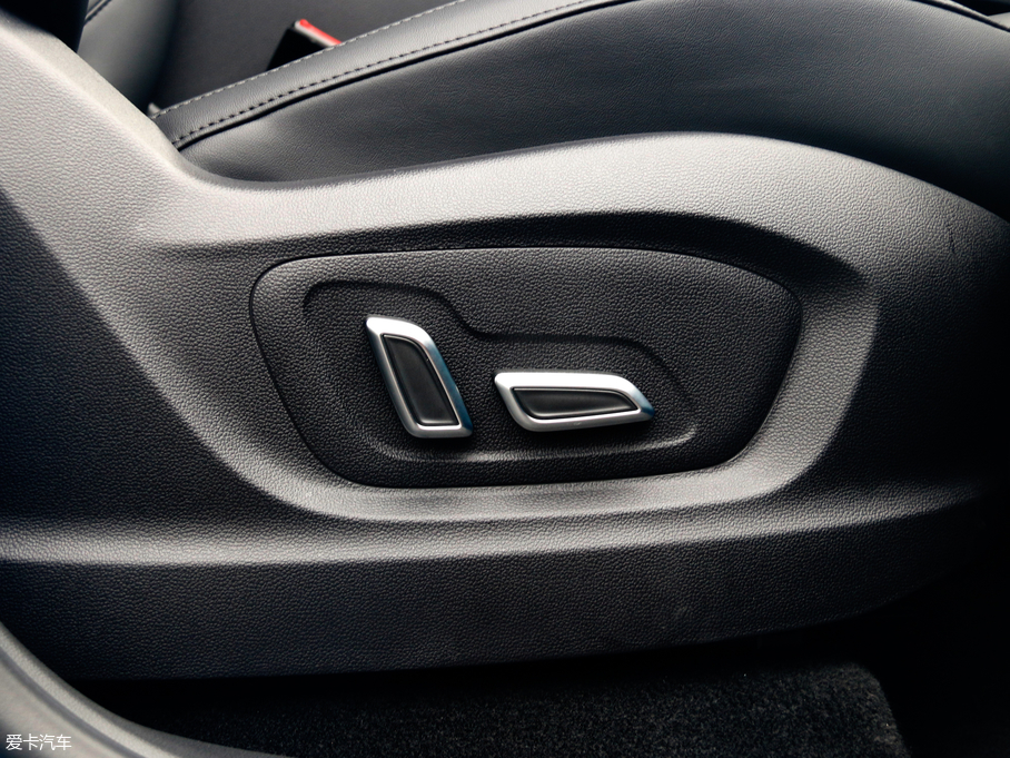 2019sRX5 MAX 300TGI Ԅ(dng)œA