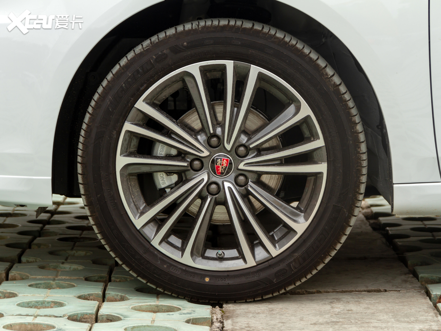 2020款荣威i6 PLUS 1.6L CVT 4G互联荣耀旗舰版