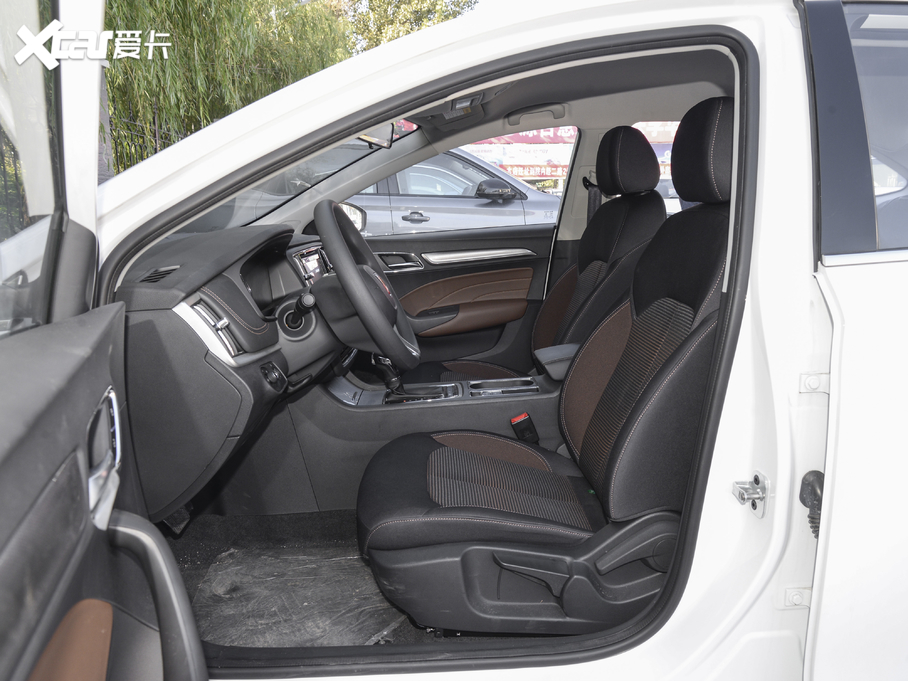 2020款荣威i6 PLUS 1.6L CVT 4G互联荣耀豪华版