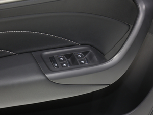 2020款PLUS 1.6L CVT 4G互联荣耀至尊版 主驾车窗控制区	