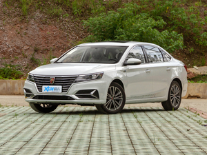 2020款PLUS 1.6L 手动4G互联荣耀旗舰版 左前45度