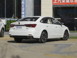 2020款PLUS 1.6L CVT 4G互联荣耀豪华版 整体外观