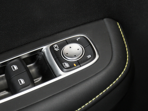 2020PLUS 300TGI ԄAlis п؅^