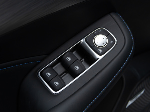 2020PLUS 300TGI ԄAliRqx {܇ƅ^(q)	