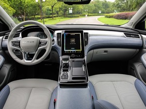 2020款620km 智尊版 内饰全景