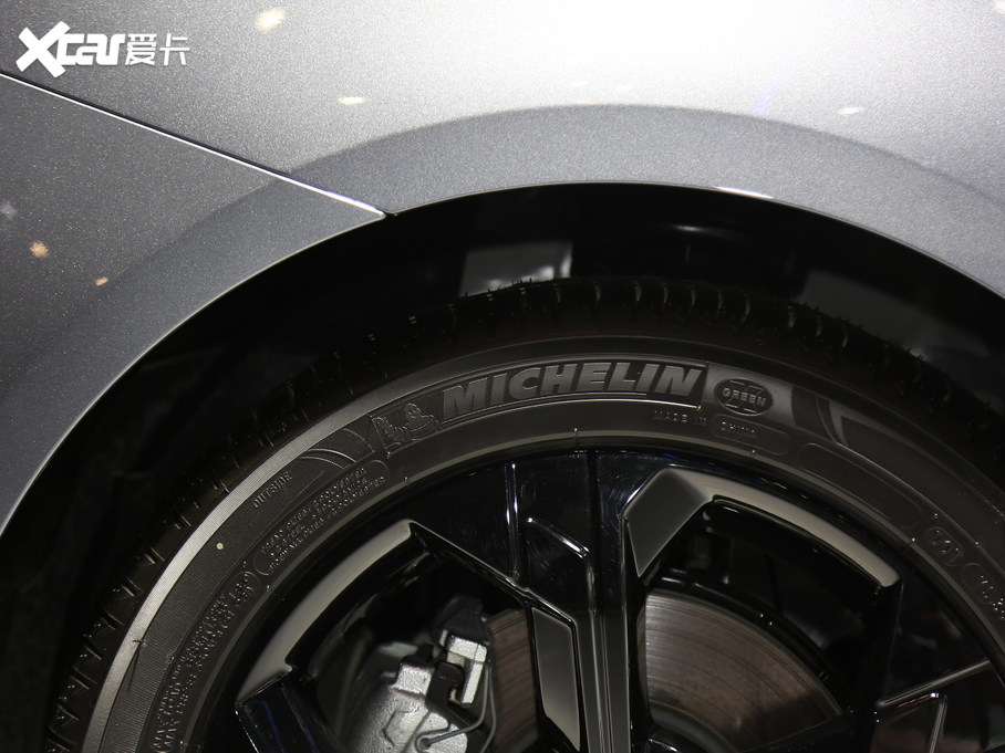 2020si6 MAX 300TGI Ԅ(dng)ˬĻ{Supreme