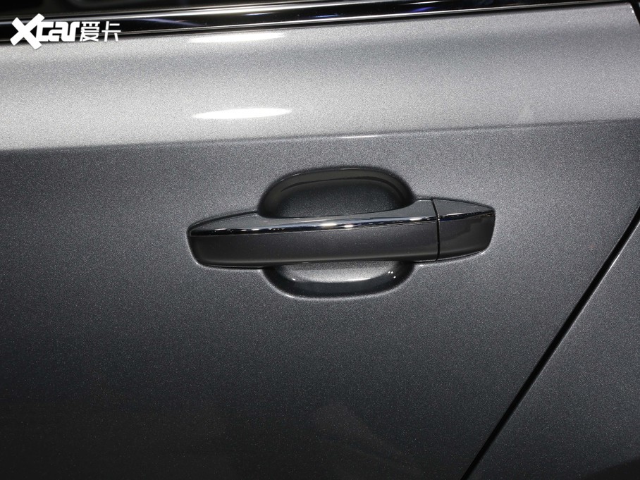 2020si6 MAX 300TGI ԄˬĻ{Supreme