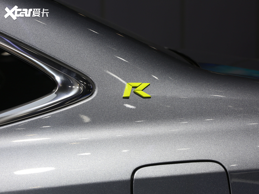 2020si6 MAX 300TGI ԄˬĻ{Supreme