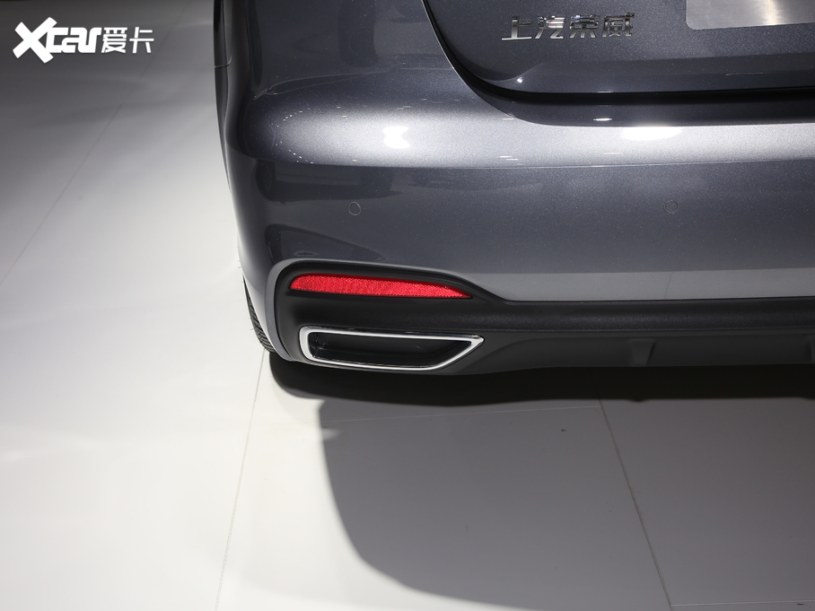 2020si6 MAX 300TGI ԄˬĻ{Supreme