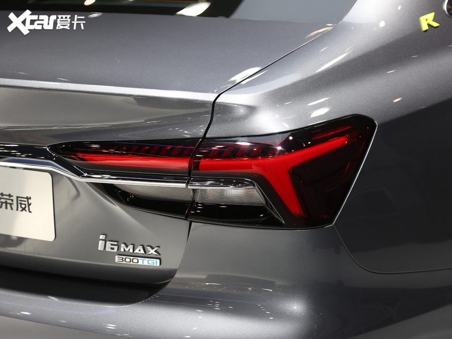 2020si6 MAX 300TGI ԄˬĻ{Supreme