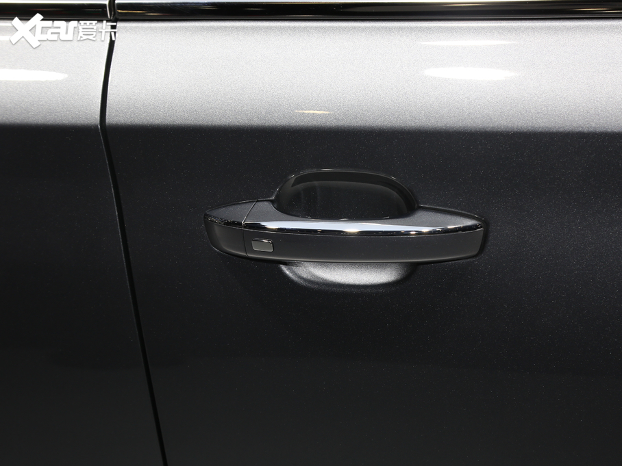 2020si6 MAX 300TGI ԄˬĻ{Supreme