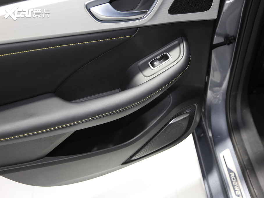 2020si6 MAX 300TGI ԄˬĻ{Supreme