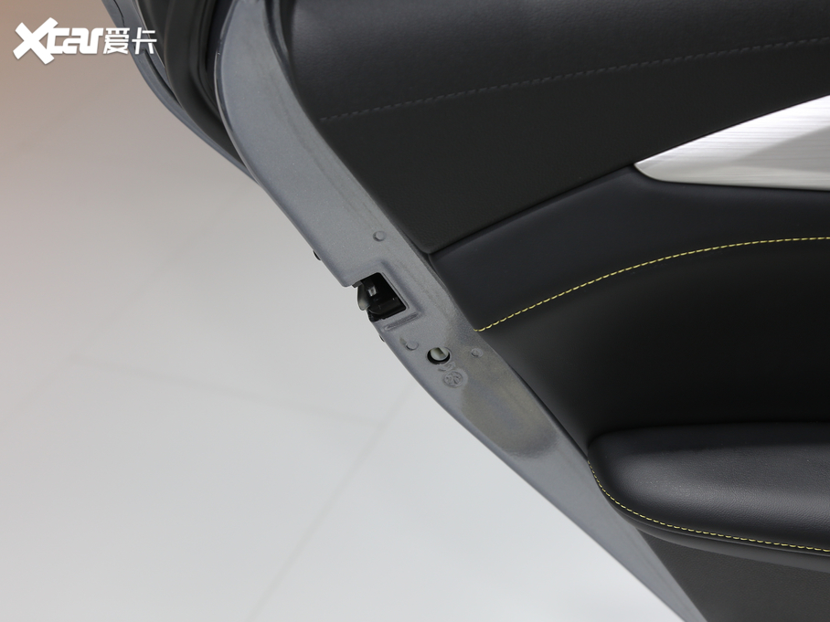 2020si6 MAX 300TGI ԄˬĻ{Supreme