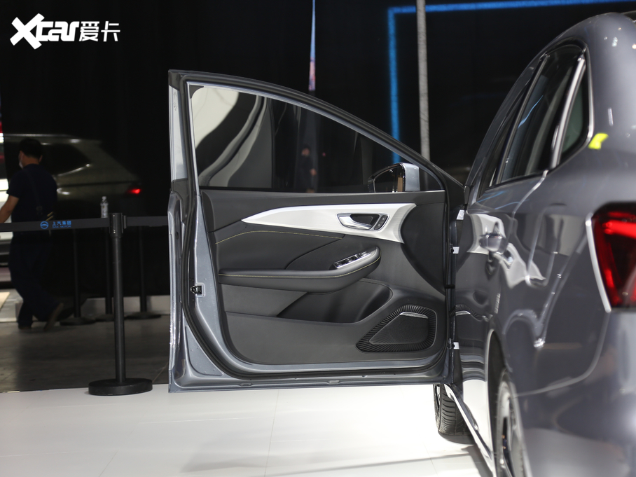 2020si6 MAX 300TGI ԄˬĻ{Supreme