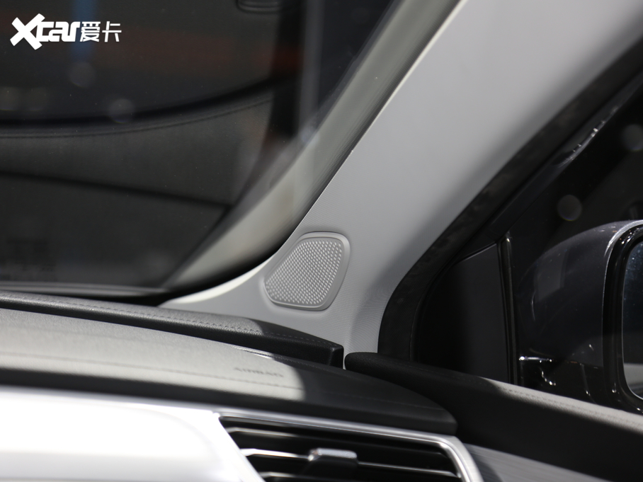 2020si6 MAX 300TGI ԄˬĻ{Supreme