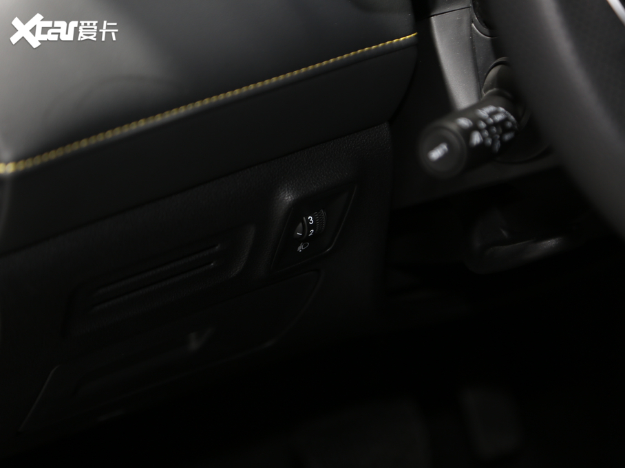 2020si6 MAX 300TGI ԄˬĻ{Supreme