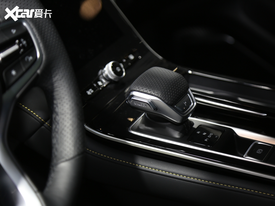 2020si6 MAX 300TGI ԄˬĻ{Supreme