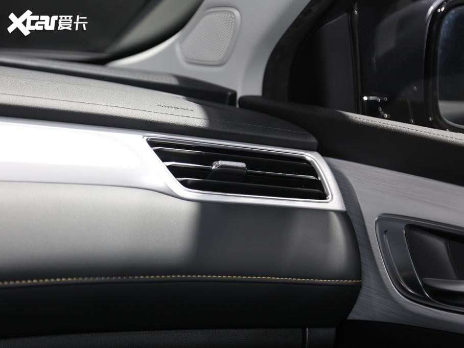 2020si6 MAX 300TGI ԄˬĻ{Supreme